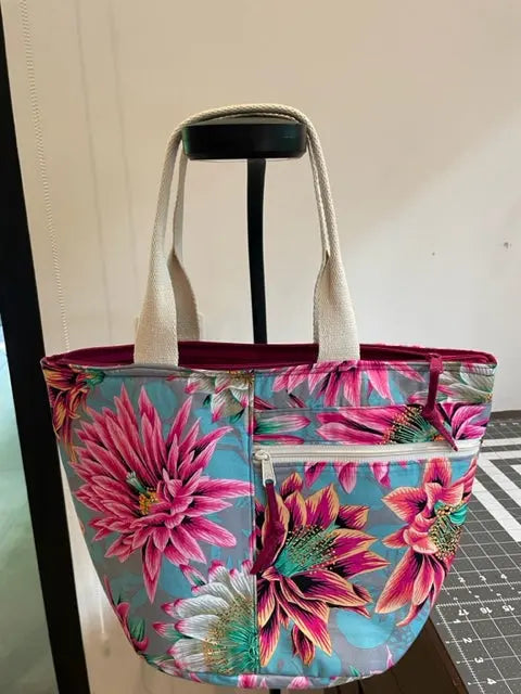 Crescent Tote Noodlehead